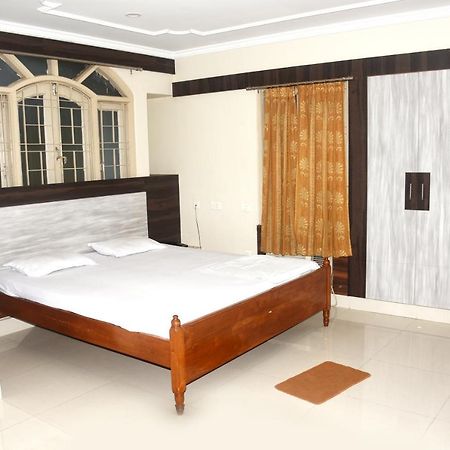 Hotel Trinath Nayagarh Экстерьер фото